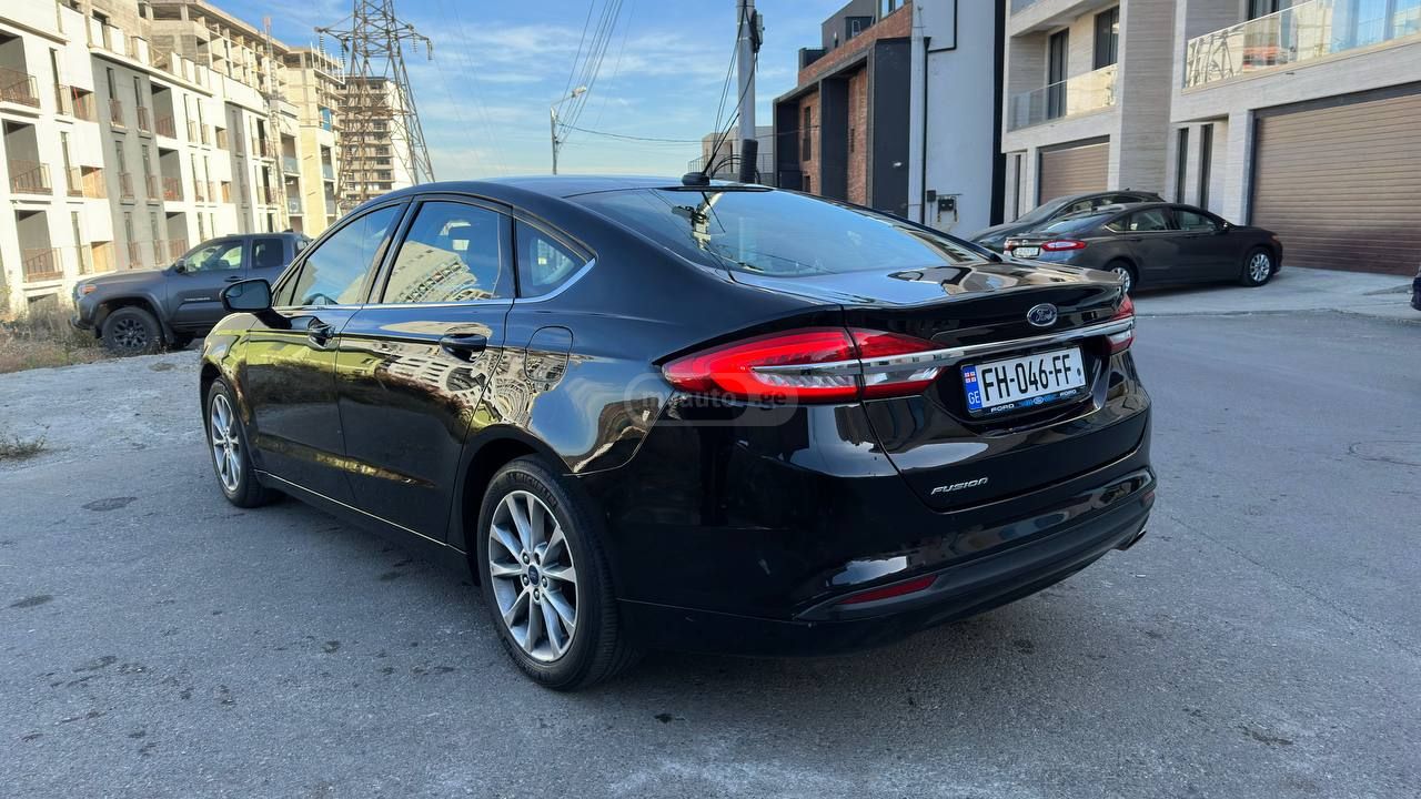 Ford Fusion - фото 3