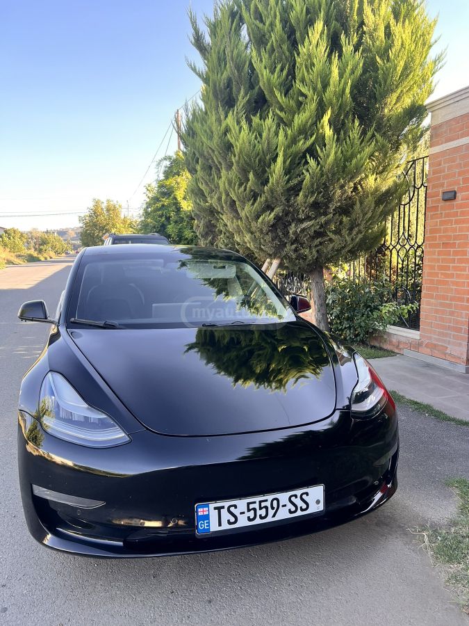 Tesla Model 3 - фото 2