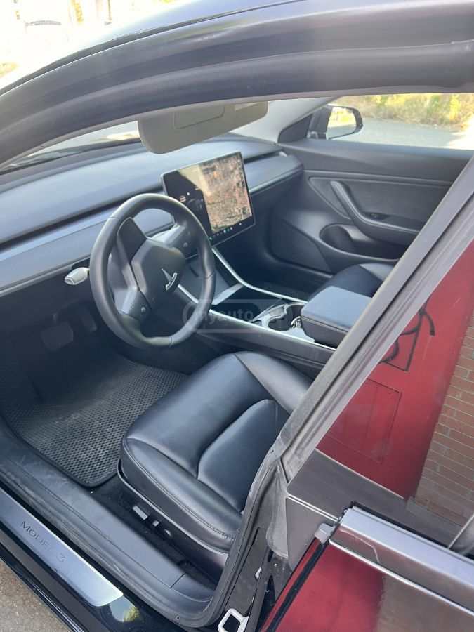 Tesla Model 3 - фото 4
