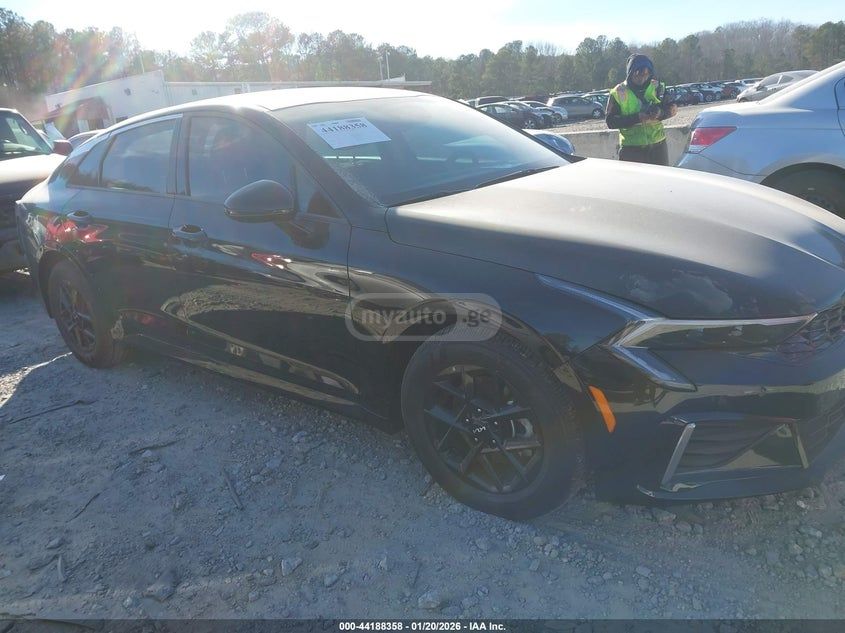 Kia K5 - фото 13