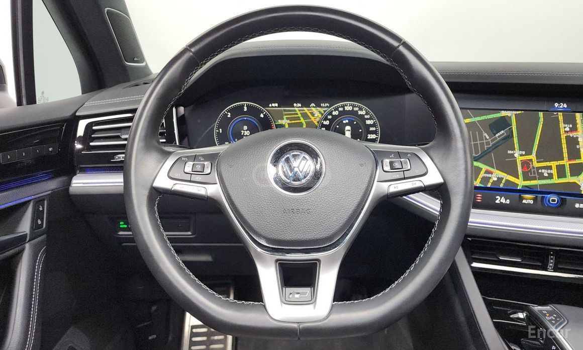 Volkswagen Touareg - фото 13