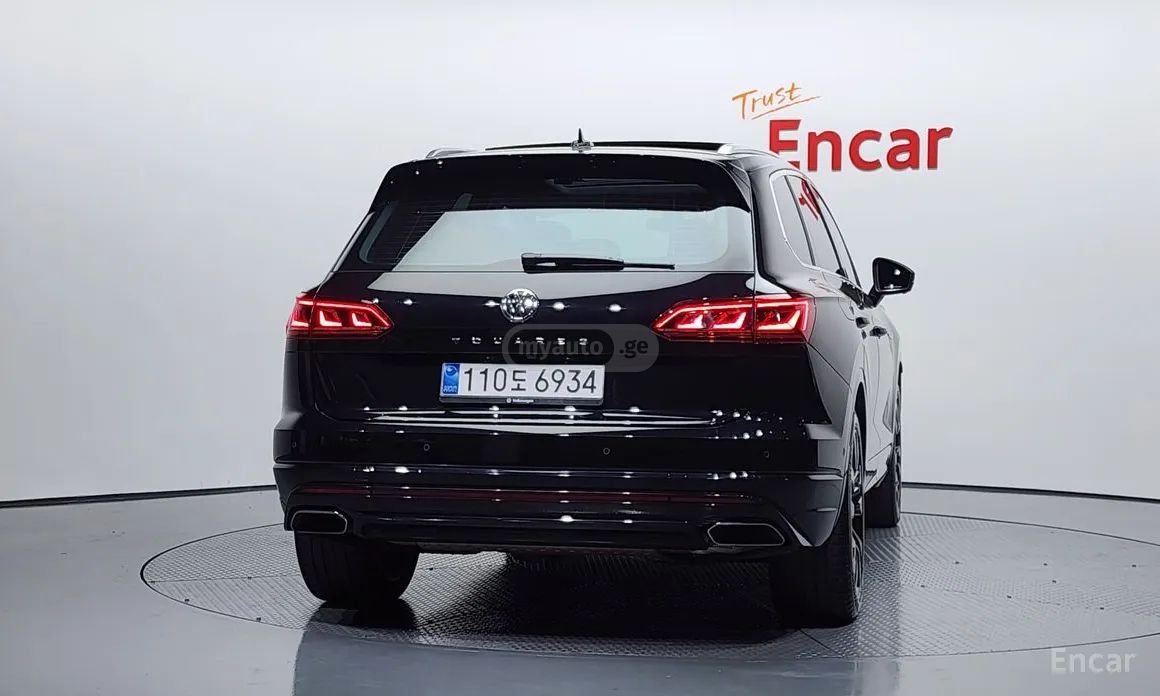 Volkswagen Touareg - фото 3