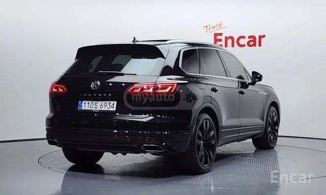 Volkswagen Touareg - фото 4