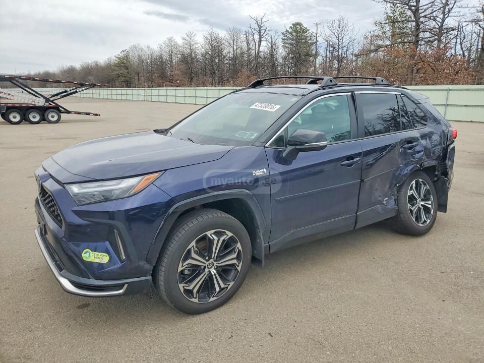 Toyota RAV 4 - фото 1