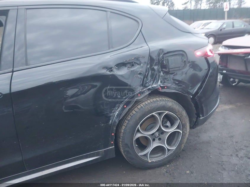 Alfa Romeo Stelvio 2024 — миниатюра 6