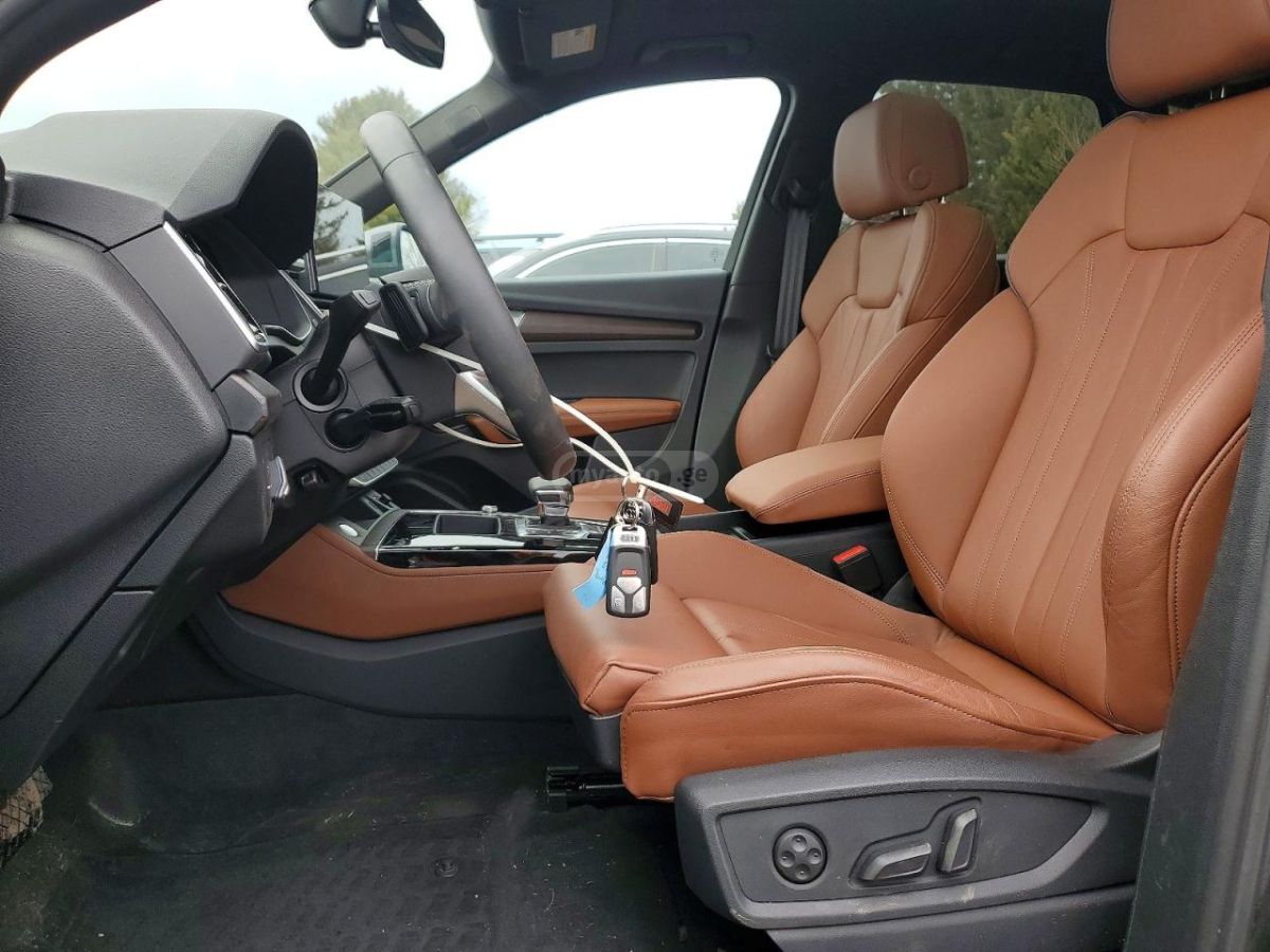 Audi Q5 - фото 7