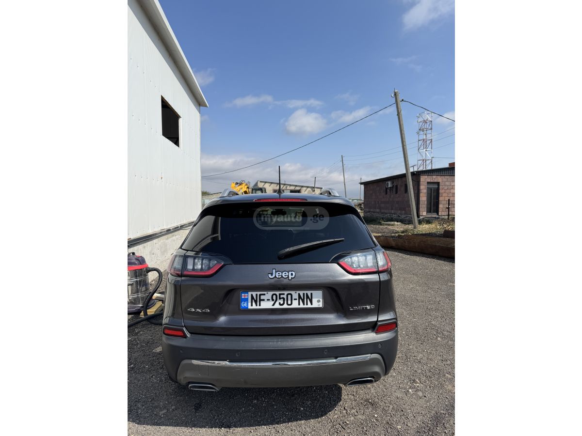 Jeep Cherokee - фото 4