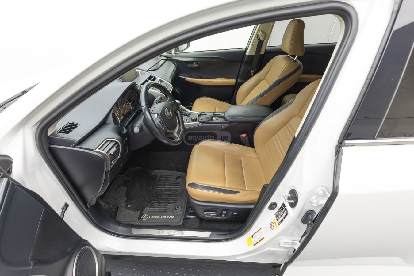 Lexus NX 200 - фото 10