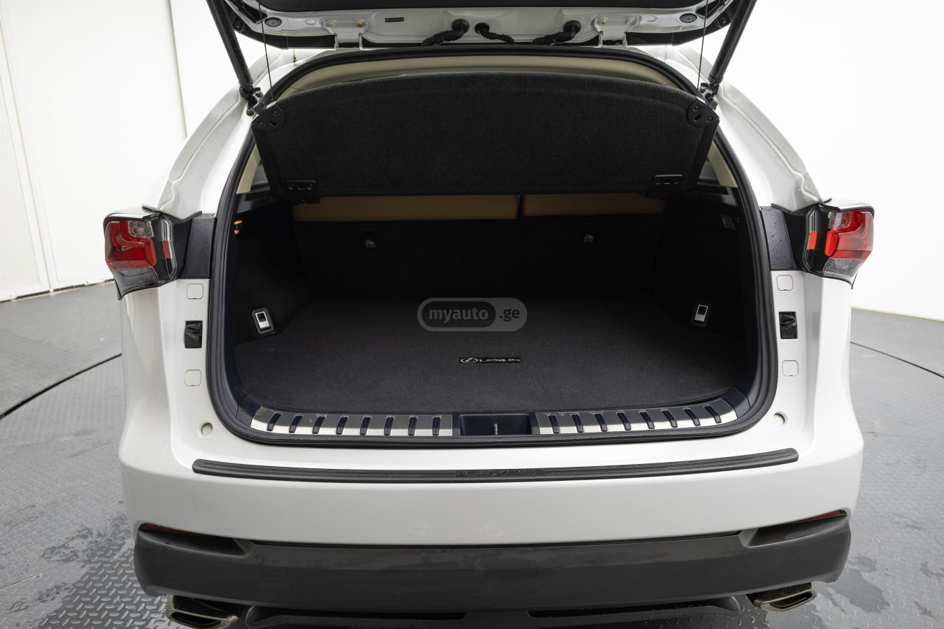 Lexus NX 200 - фото 7