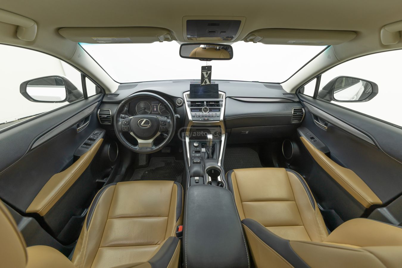 Lexus NX 200 - фото 9