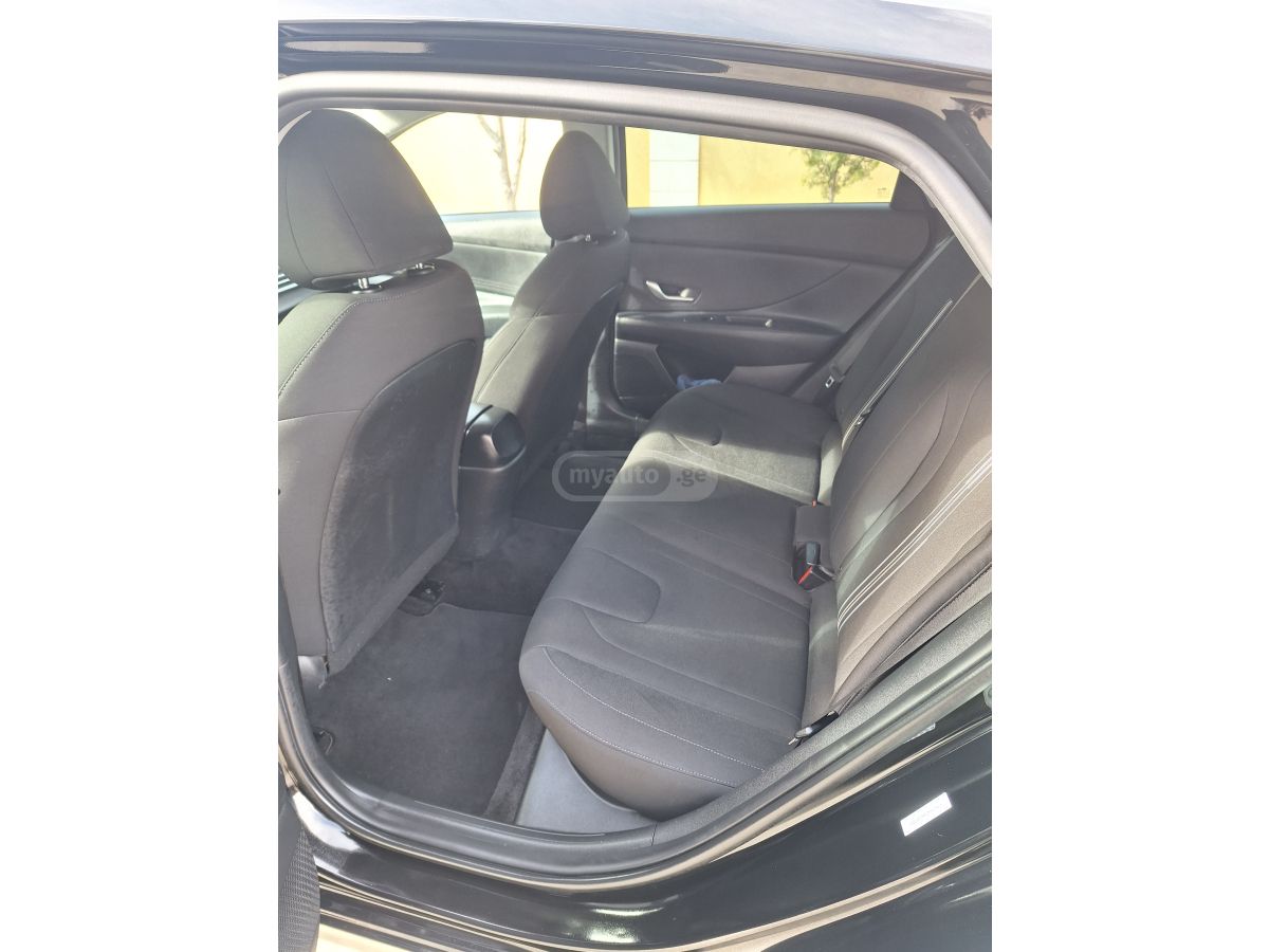 Hyundai Elantra - фото 8