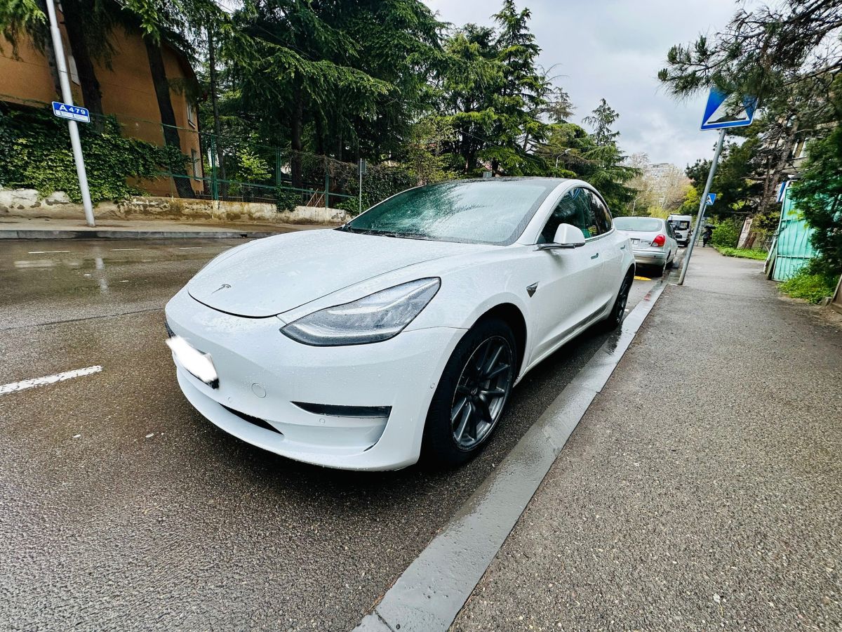 Tesla Model 3 - фото 7