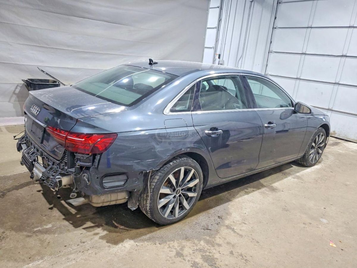 Audi A4 - фото 3