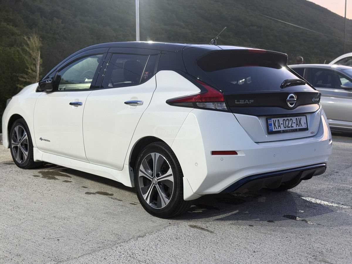 Nissan Leaf - фото 4