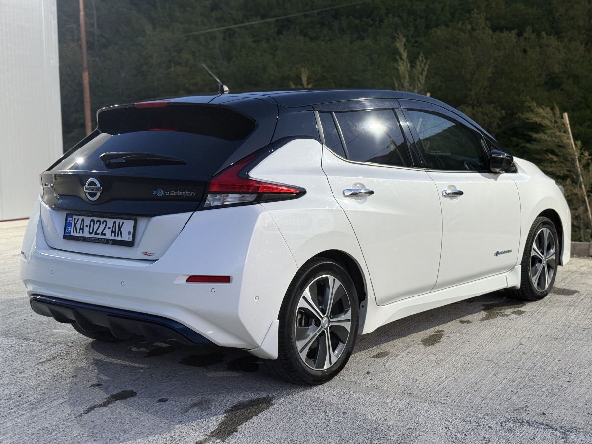 Nissan Leaf - фото 5