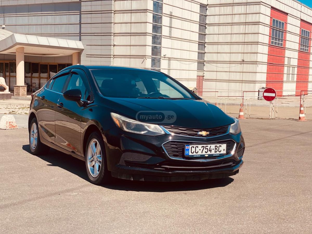 Chevrolet Cruze - фото 1