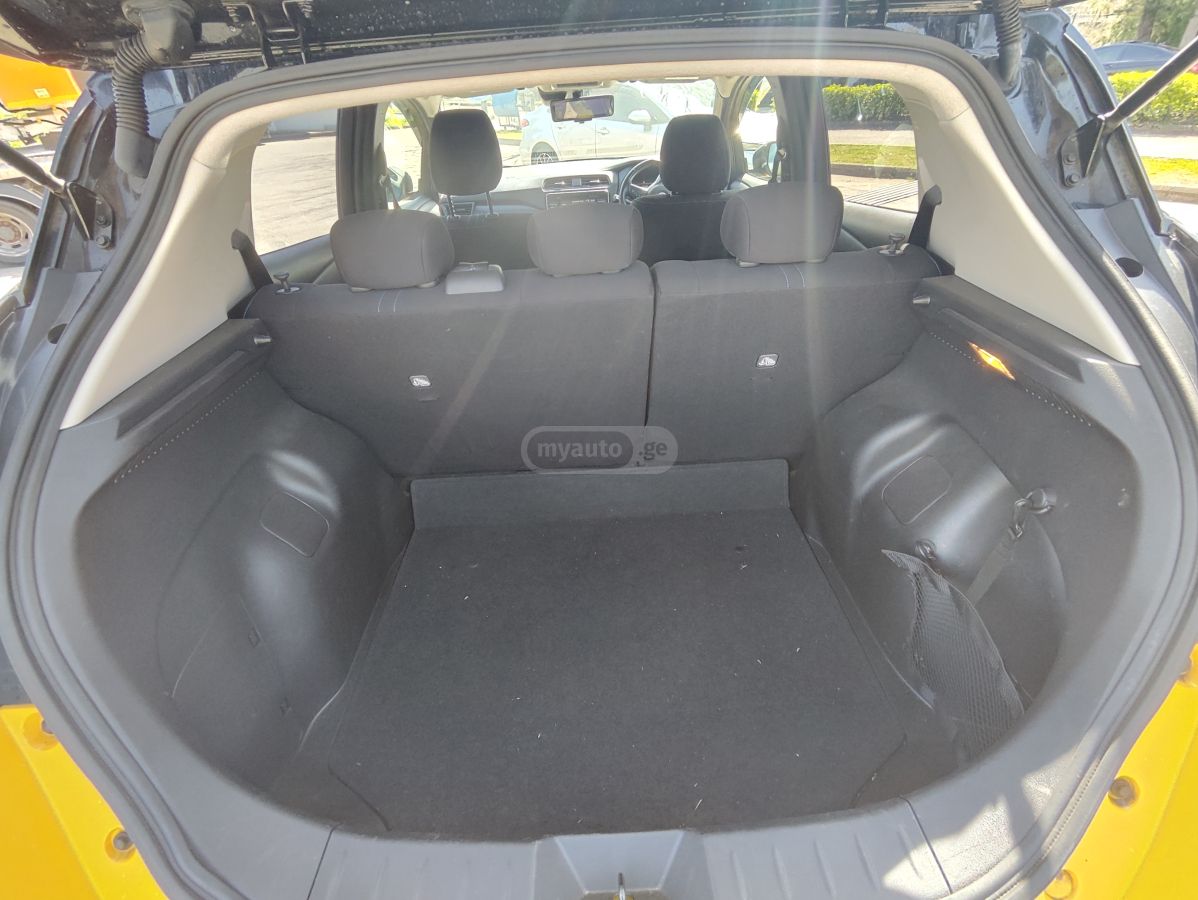 Nissan Leaf - фото 12