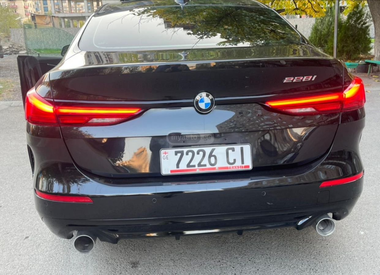 BMW i sDrive 4dr Front-Wheel Drive — миниатюра 5