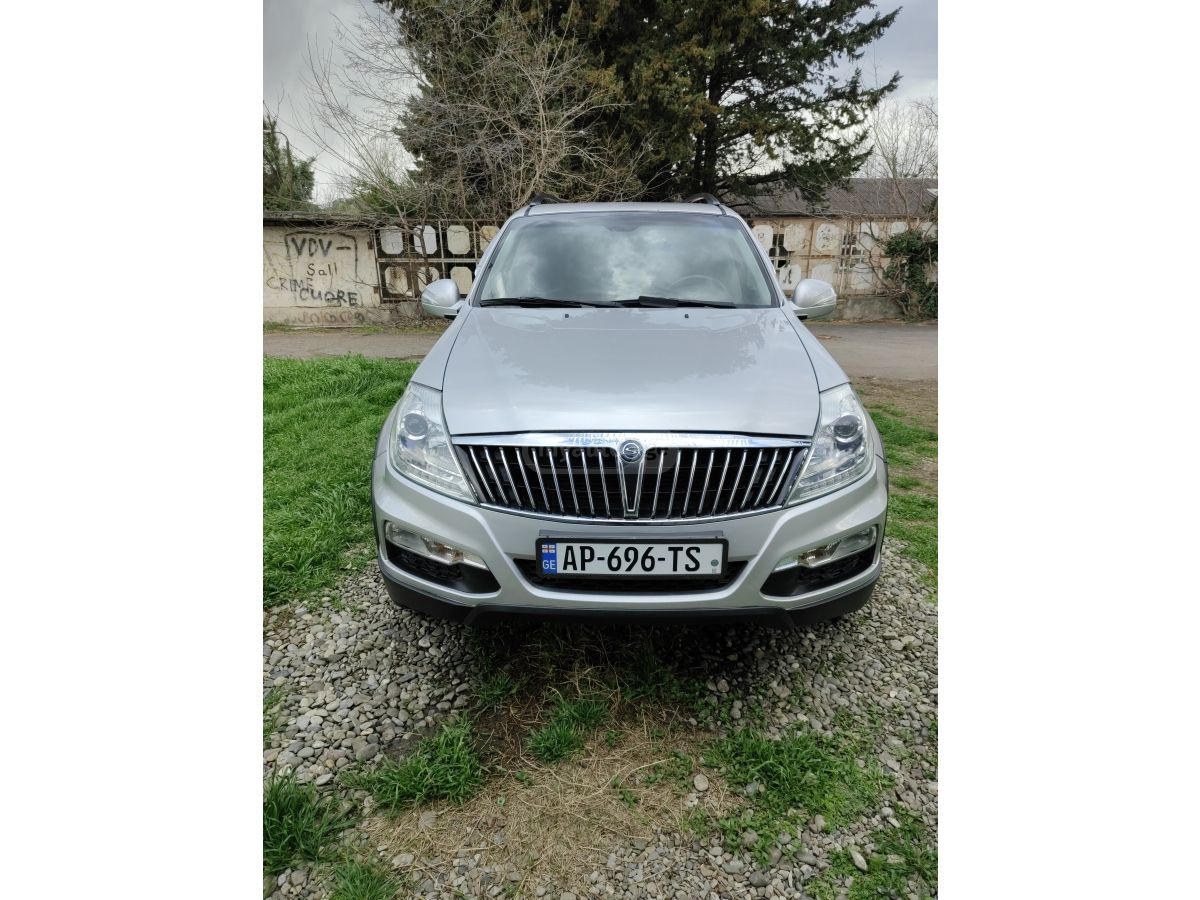 Ssangyong Rexton - фото 1