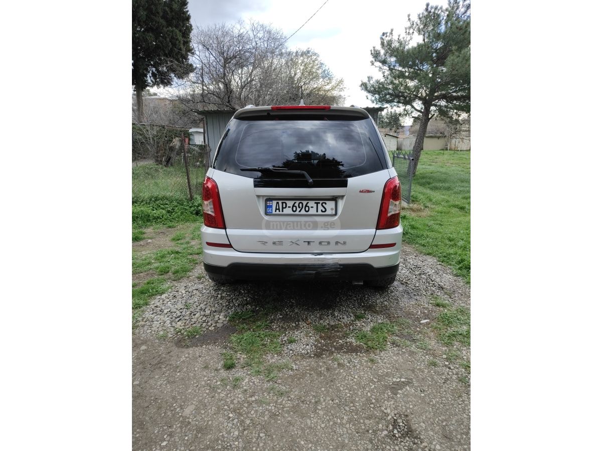 Ssangyong Rexton - фото 6