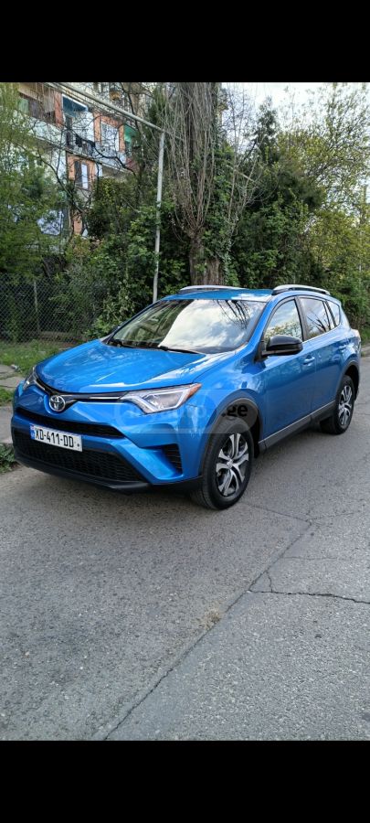 Toyota RAV 4 - фото 1
