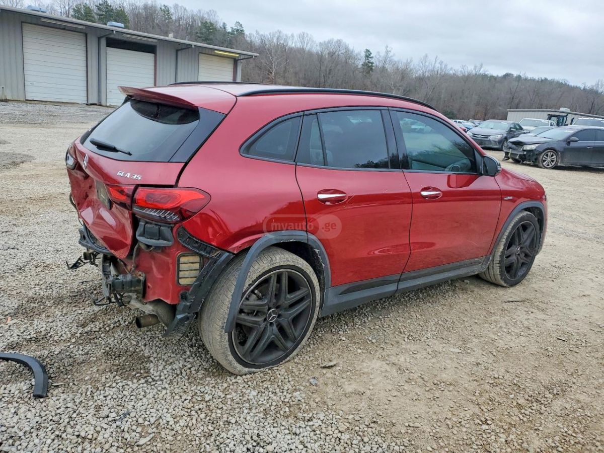 Mercedes-Benz GLA 350 2023 — миниатюра 3
