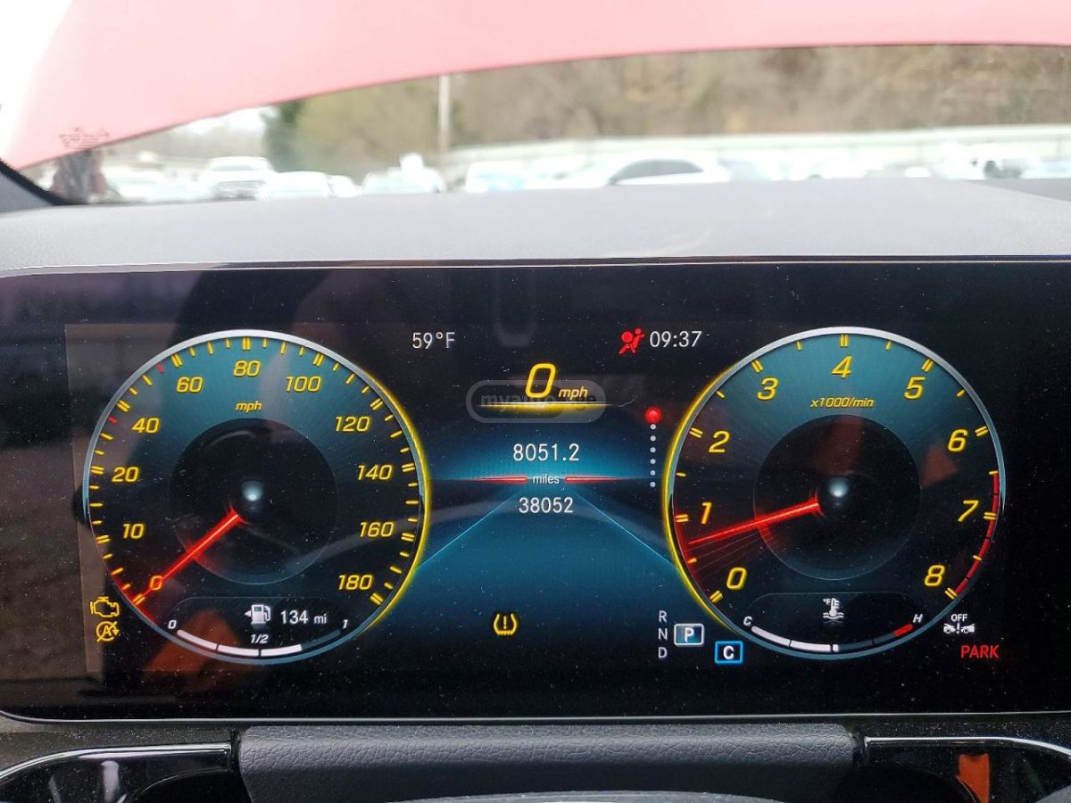 Mercedes-Benz GLA 350 2023 — миниатюра 9