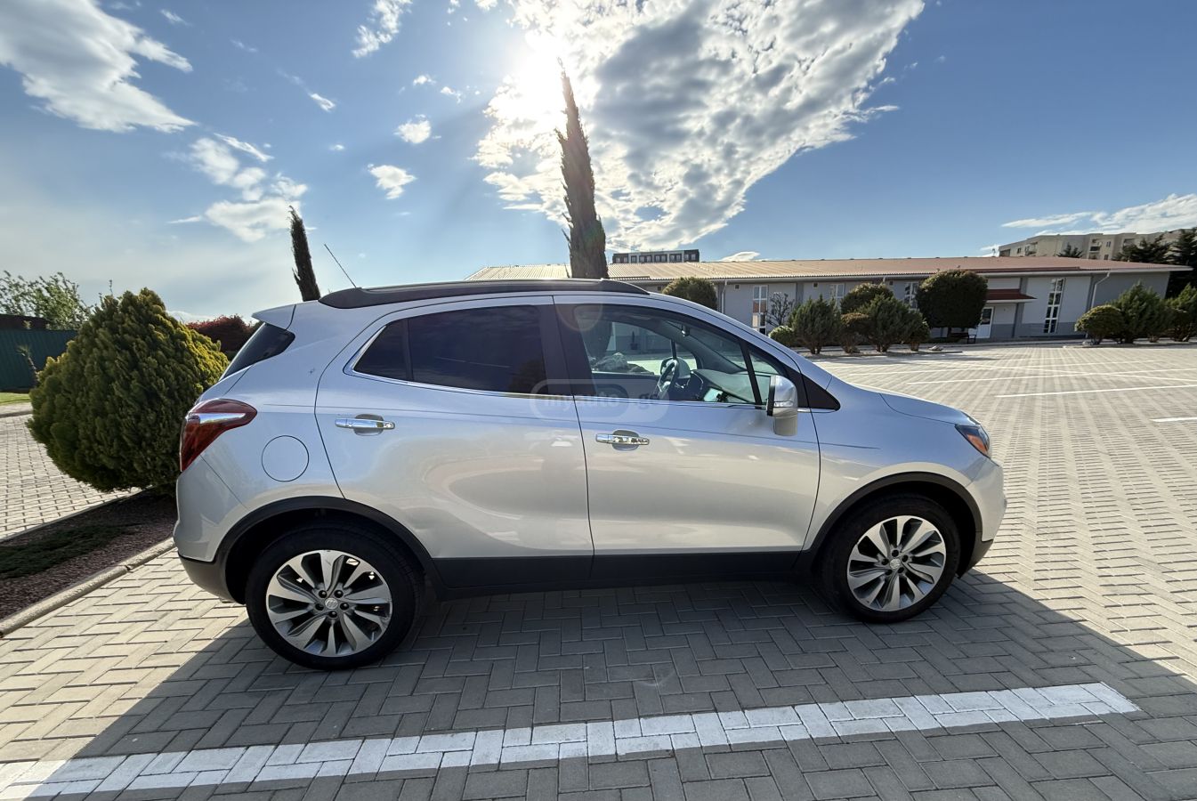 Buick Encore - фото 1