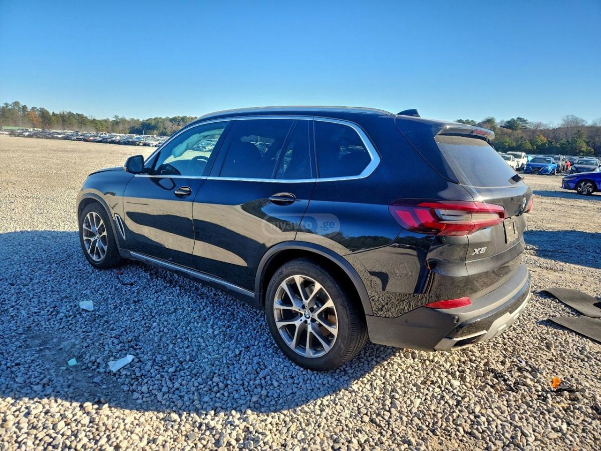 BMW X5 - фото 2