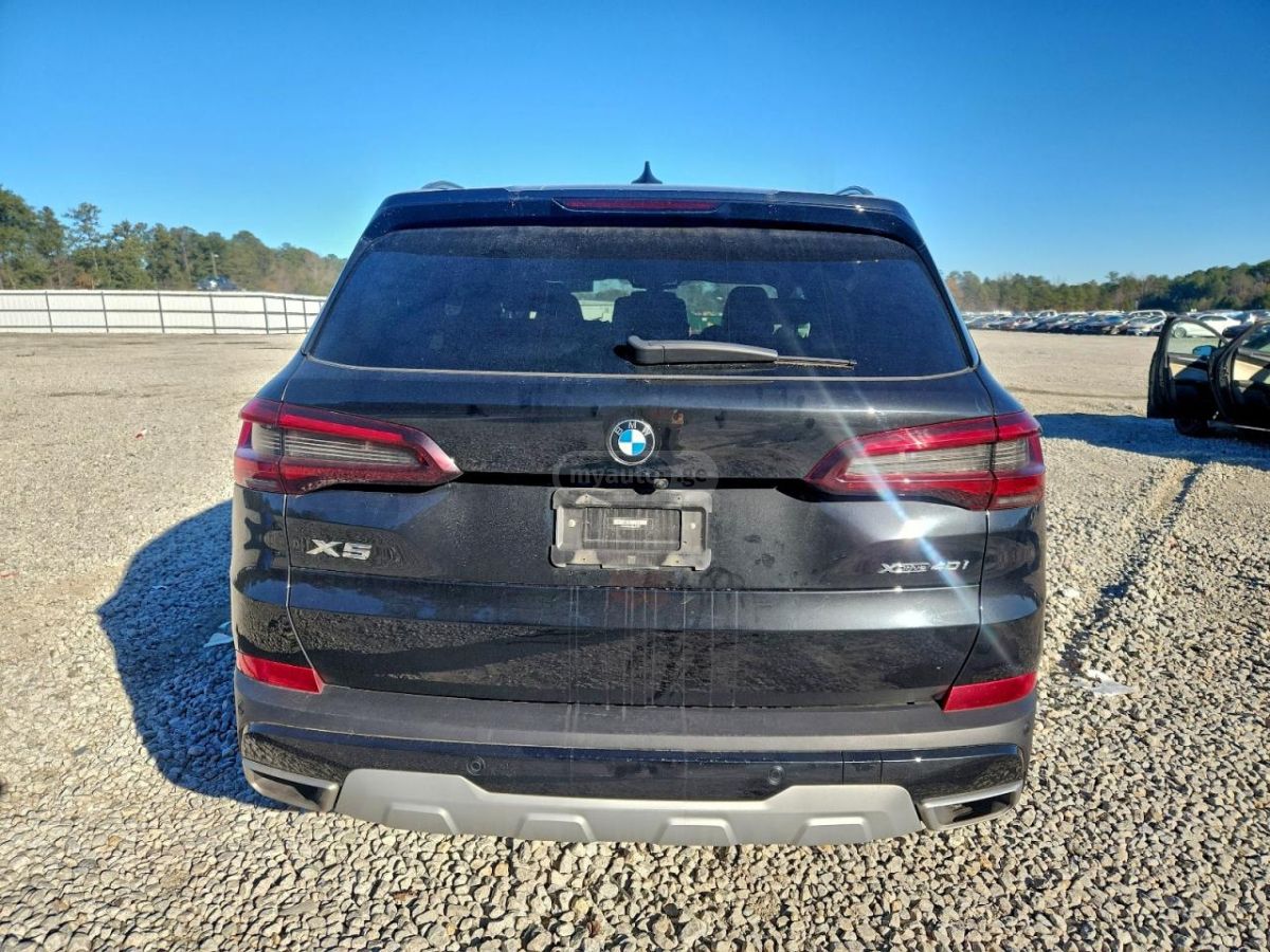 BMW X5 - фото 6