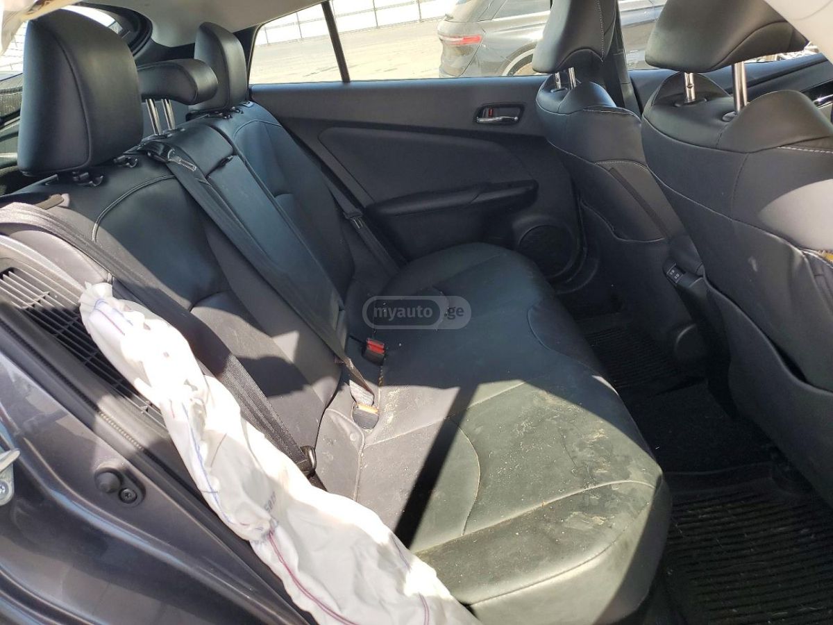 Toyota Prius Prime Limited 5dr Hatchback CVT 2022 — миниатюра 10