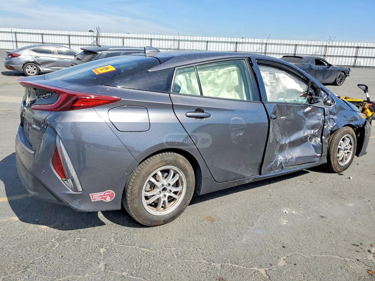 Toyota Prius Prime Limited 5dr Hatchback CVT 2022 — миниатюра 3
