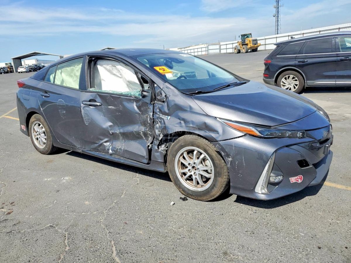 Toyota Prius Prime Limited 5dr Hatchback CVT 2022 — миниатюра 4