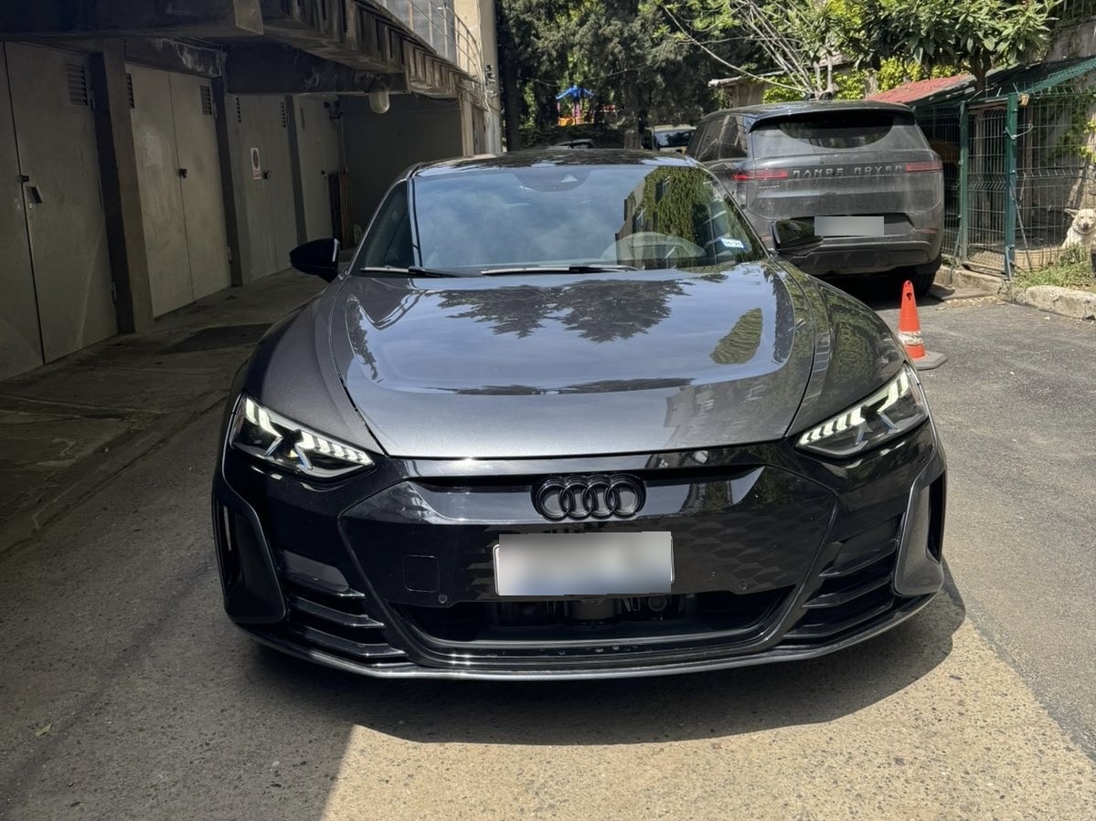 Audi E-Tron - фото 1