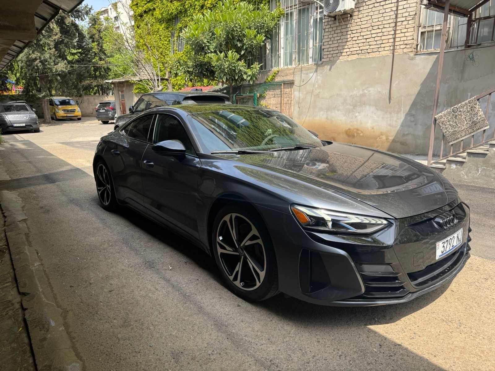 Audi E-Tron - фото 3