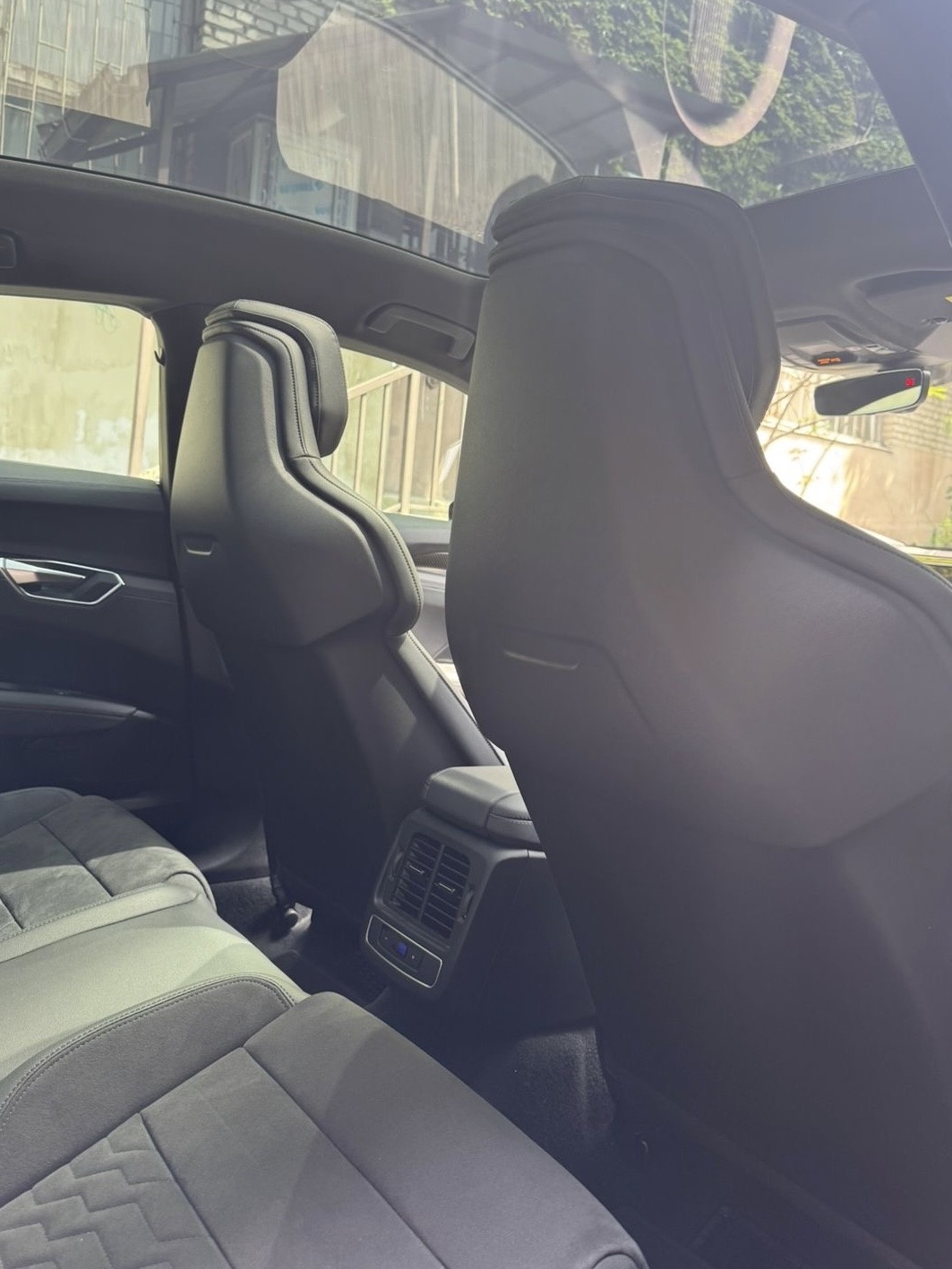 Audi E-Tron - фото 5