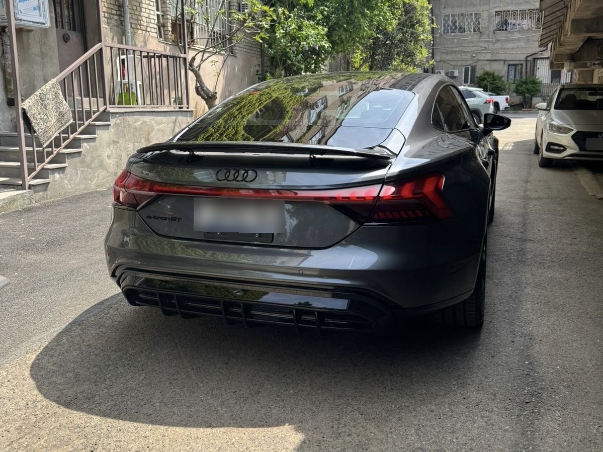 Audi E-Tron - фото 6