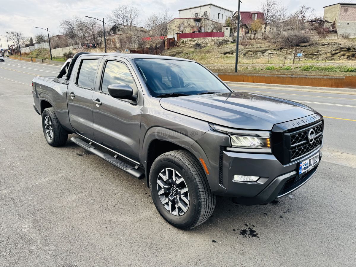 Nissan SV 4x4 Crew Cab 6 ft. box 139. — миниатюра 1