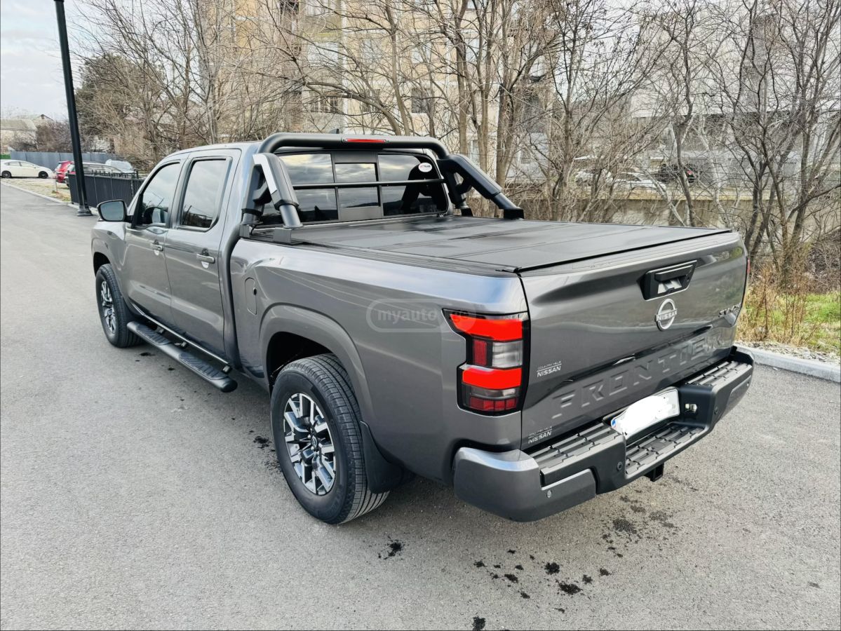 Nissan SV 4x4 Crew Cab 6 ft. box 139. — миниатюра 4