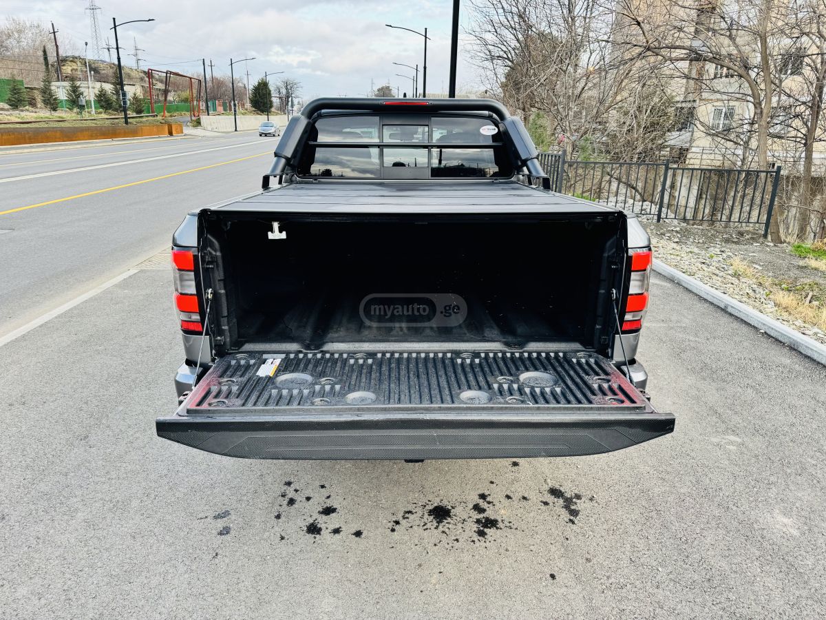 Nissan SV 4x4 Crew Cab 6 ft. box 139. — миниатюра 7