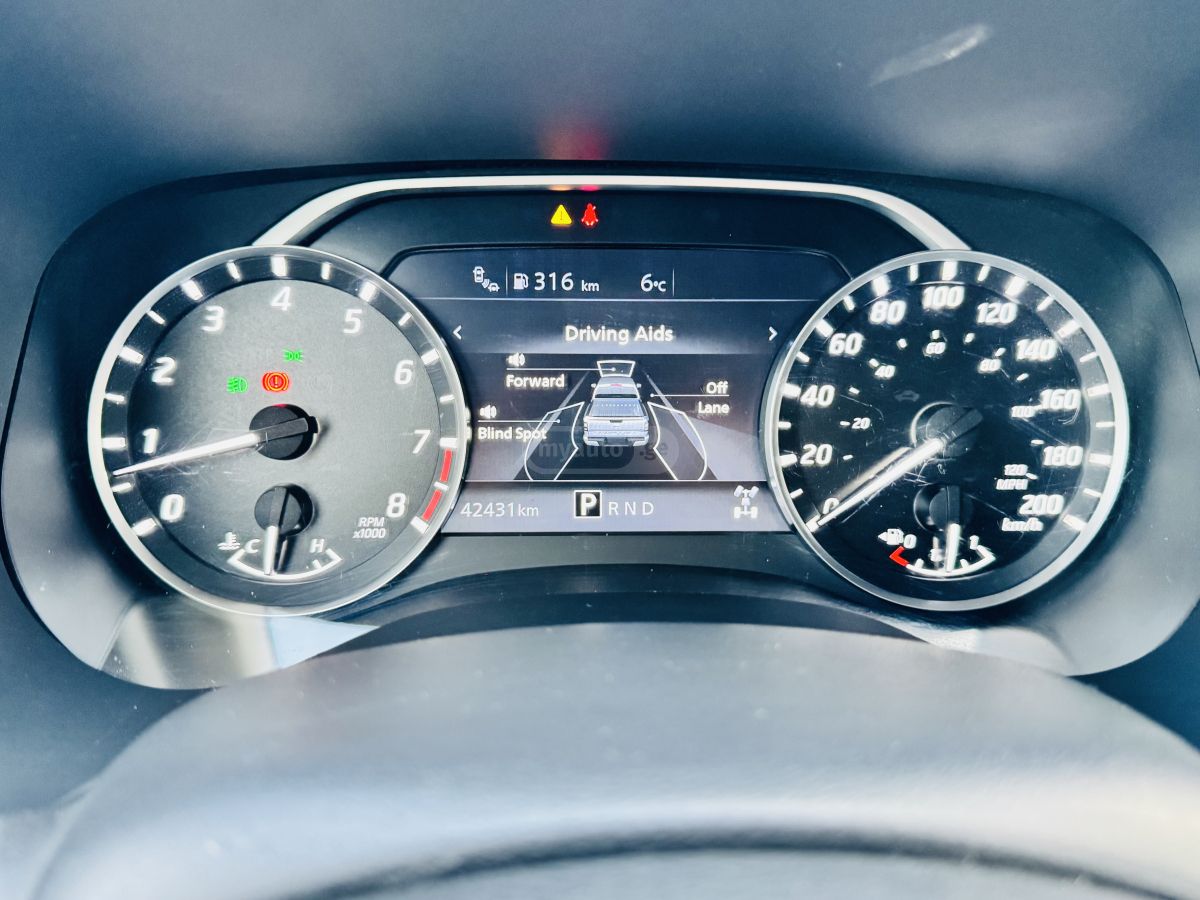 Nissan SV 4x4 Crew Cab 6 ft. box 139. — миниатюра 9