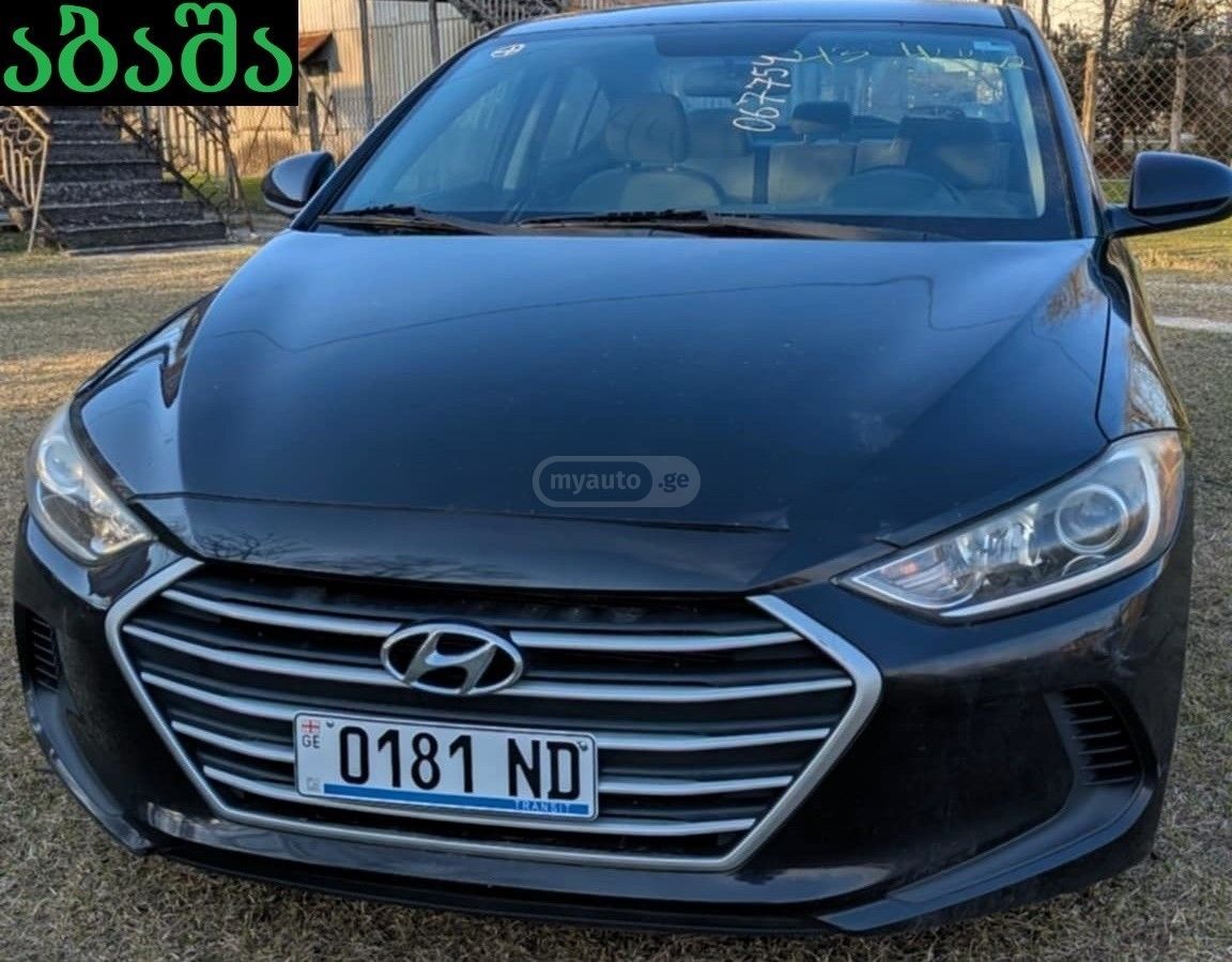 Hyundai Elantra - фото 1