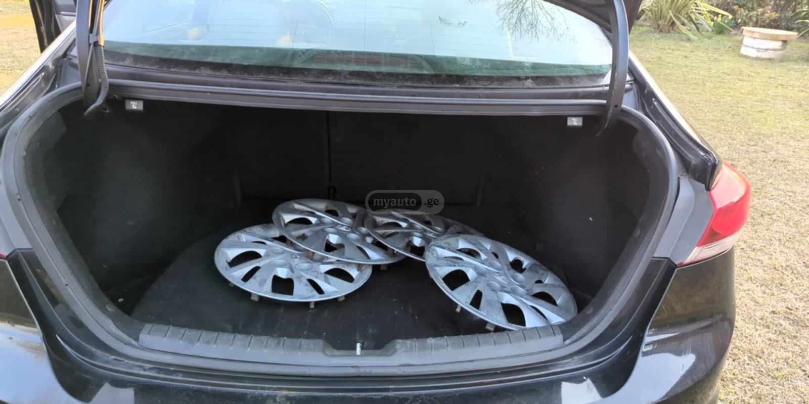 Hyundai Elantra - фото 12