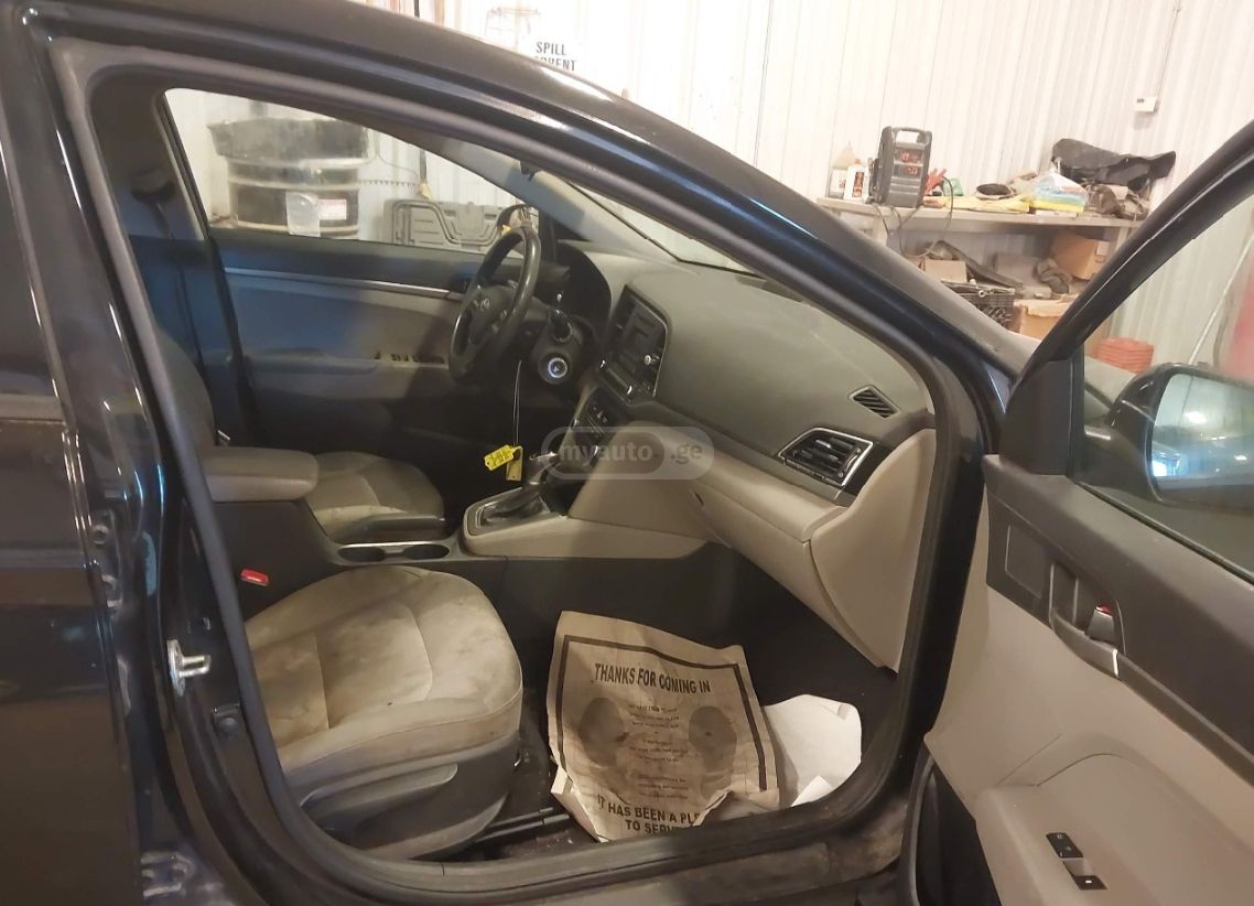 Hyundai Elantra - фото 9