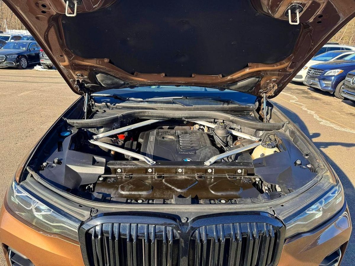 BMW X7 - фото 8