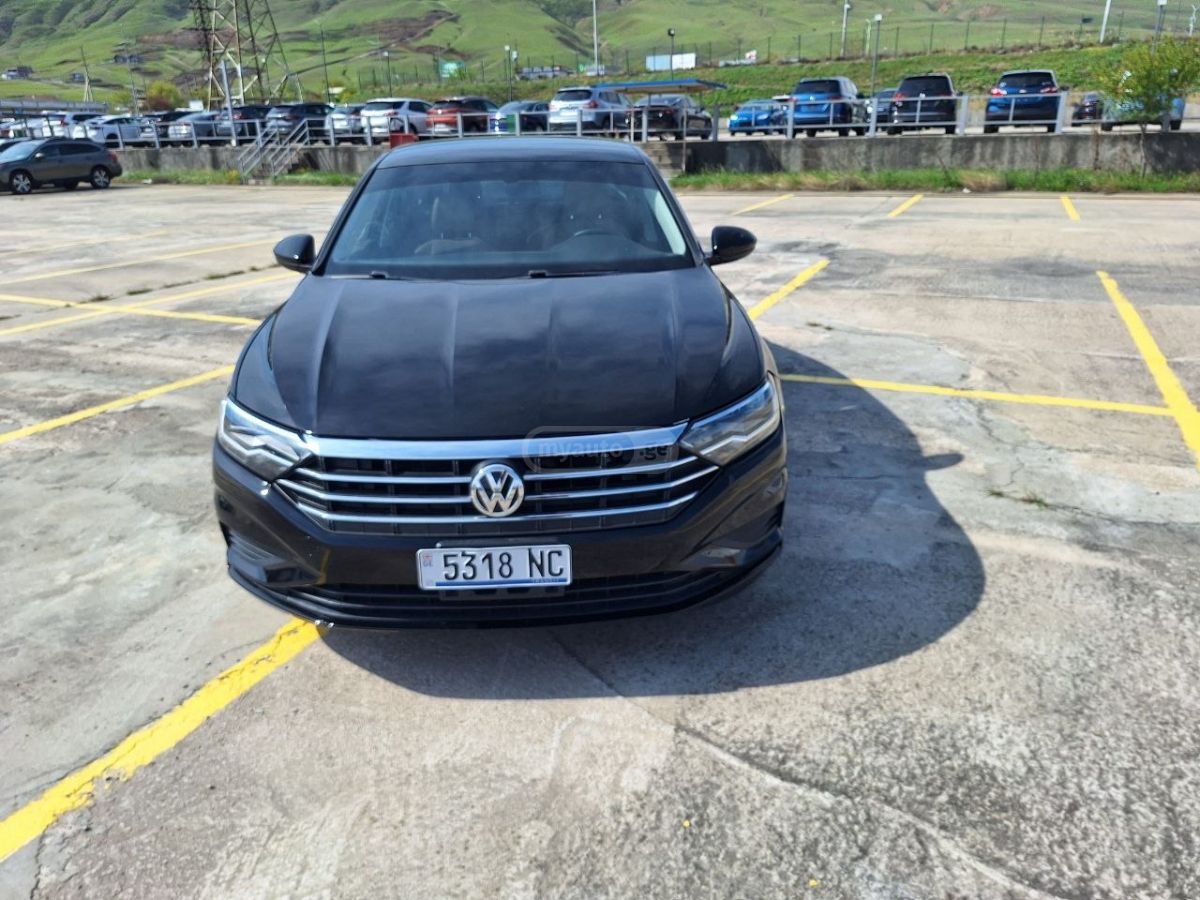 Volkswagen Jetta - фото 1