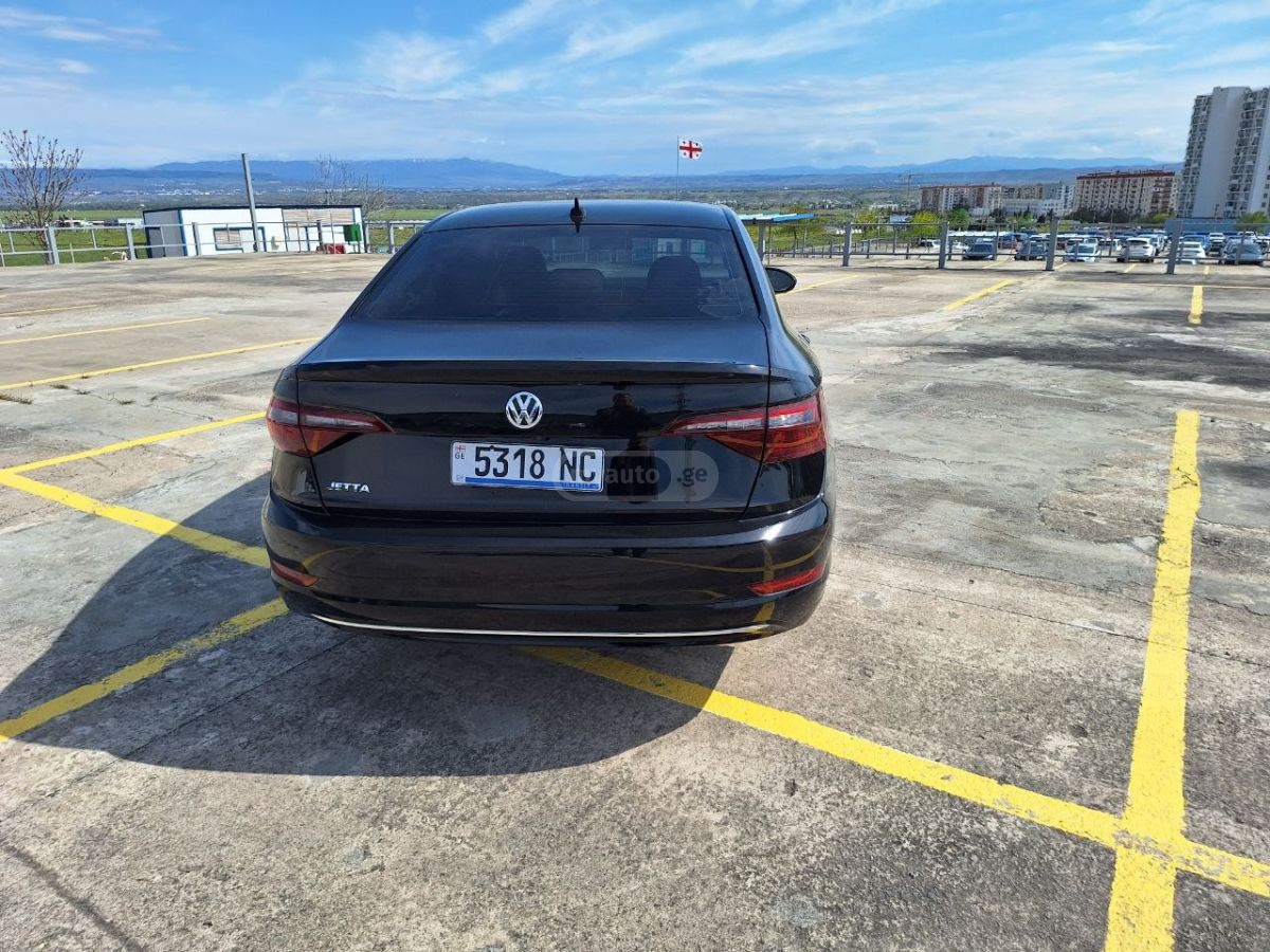 Volkswagen Jetta - фото 3