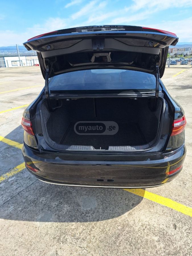 Volkswagen Jetta - фото 5