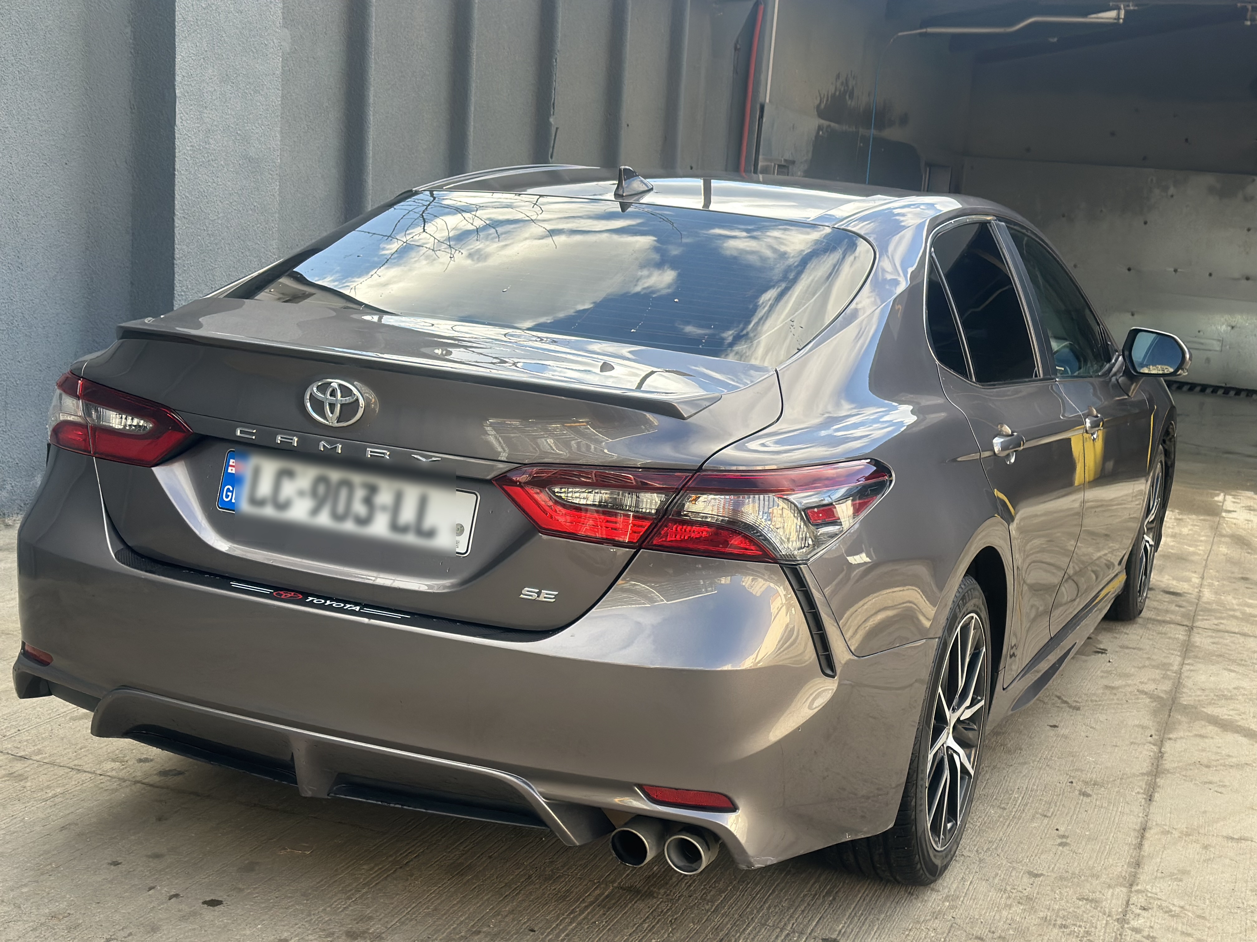 Toyota Camry - фото 2