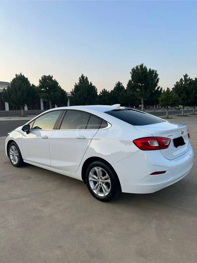 Chevrolet Cruze - фото 3